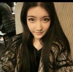 魏千雅家庭背景,出身名门，传承家族荣耀的璀璨新星